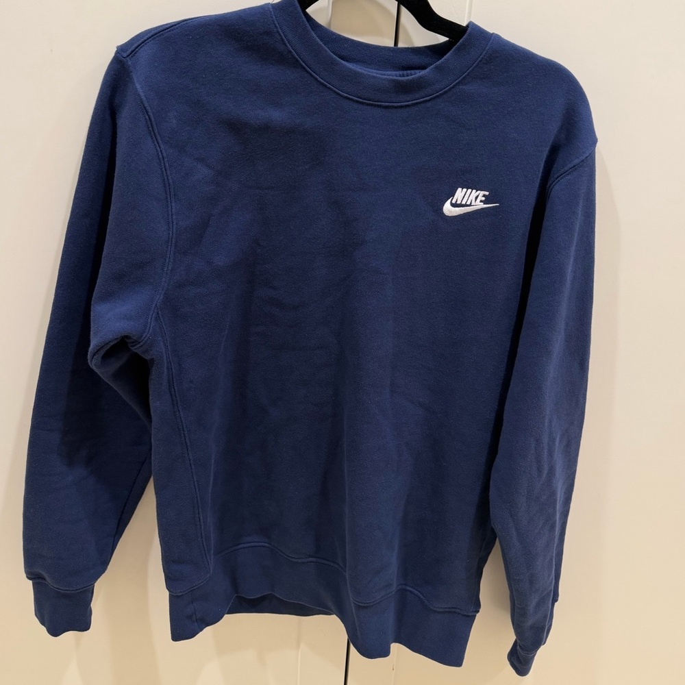 Nike Men's Navy Blue Crewneck Sweatshirt with White Logo